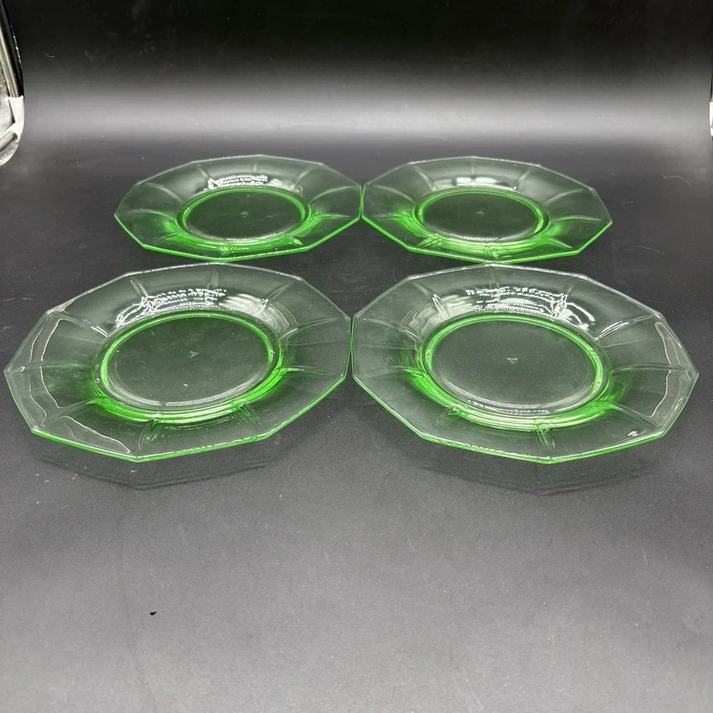 1930s Cambridge Glass Co. Decagon Uranium Depression Glass Plates, 8